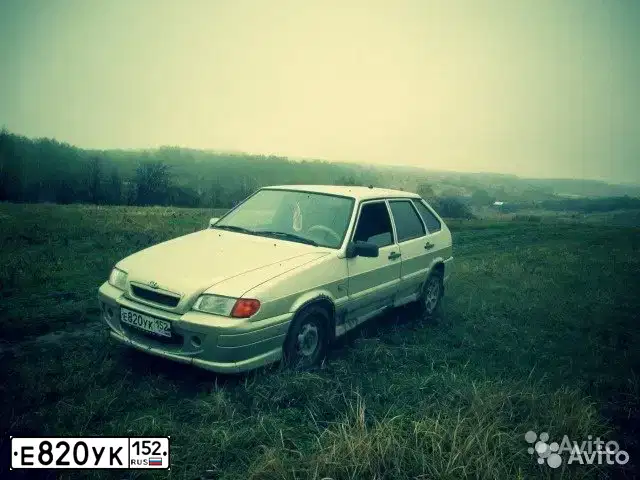 Фото автомобиля LADA 2114 SAMARA, 2005 — госномер Е820УК152. Цвет: СЕРЕБРИСТО-БЕЖЕВЫЙ