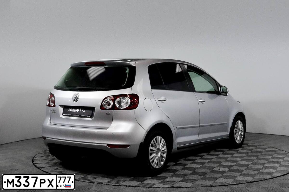 Фото автомобиля VOLKSWAGEN GOLF PLUS, 2011 — госномер В850КЕ92. Цвет: Серебристый