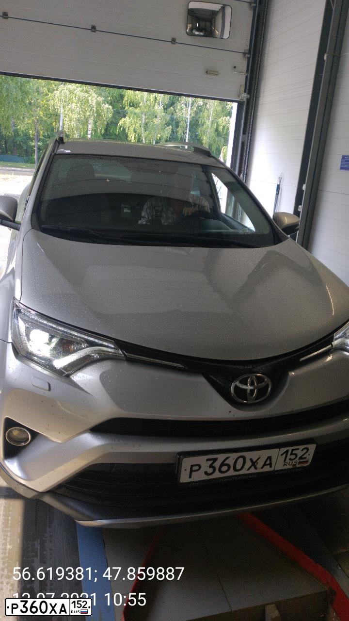 Фото автомобиля TOYOTA RAV4, 2018 — госномер Р355УУ797. Цвет: СЕРЕБРИСТЫЙ МЕТАЛЛИК