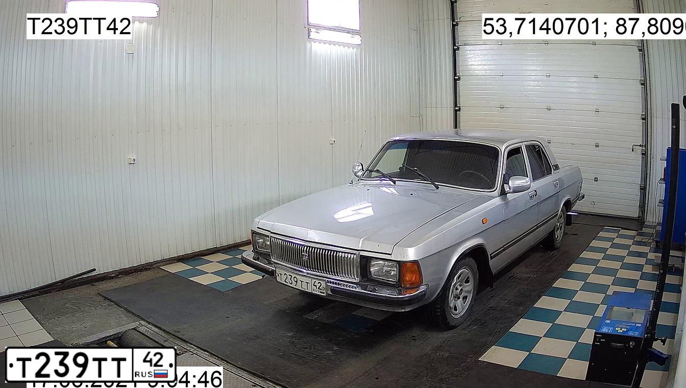 Фото автомобиля GAZ 3102 WOLGA, 2004 — госномер Т239ТТ42. Цвет: БУРАН