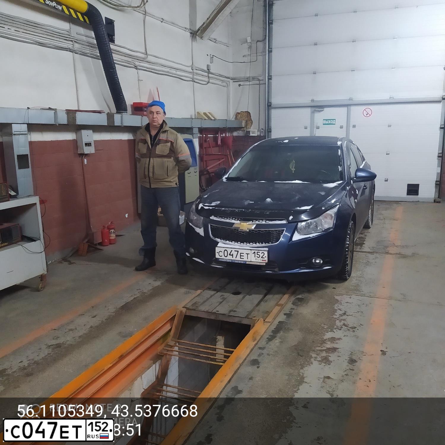 Фото автомобиля CHEVROLET CRUZE, 2011 — госномер С047ЕТ152. Цвет: синий