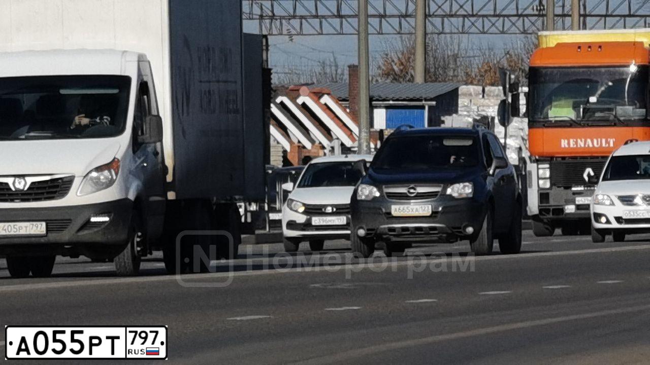 Фото автомобиля MERCEDES E-KLASSE, 2011 — госномер У452СА797. Цвет: СЕРЫЙ