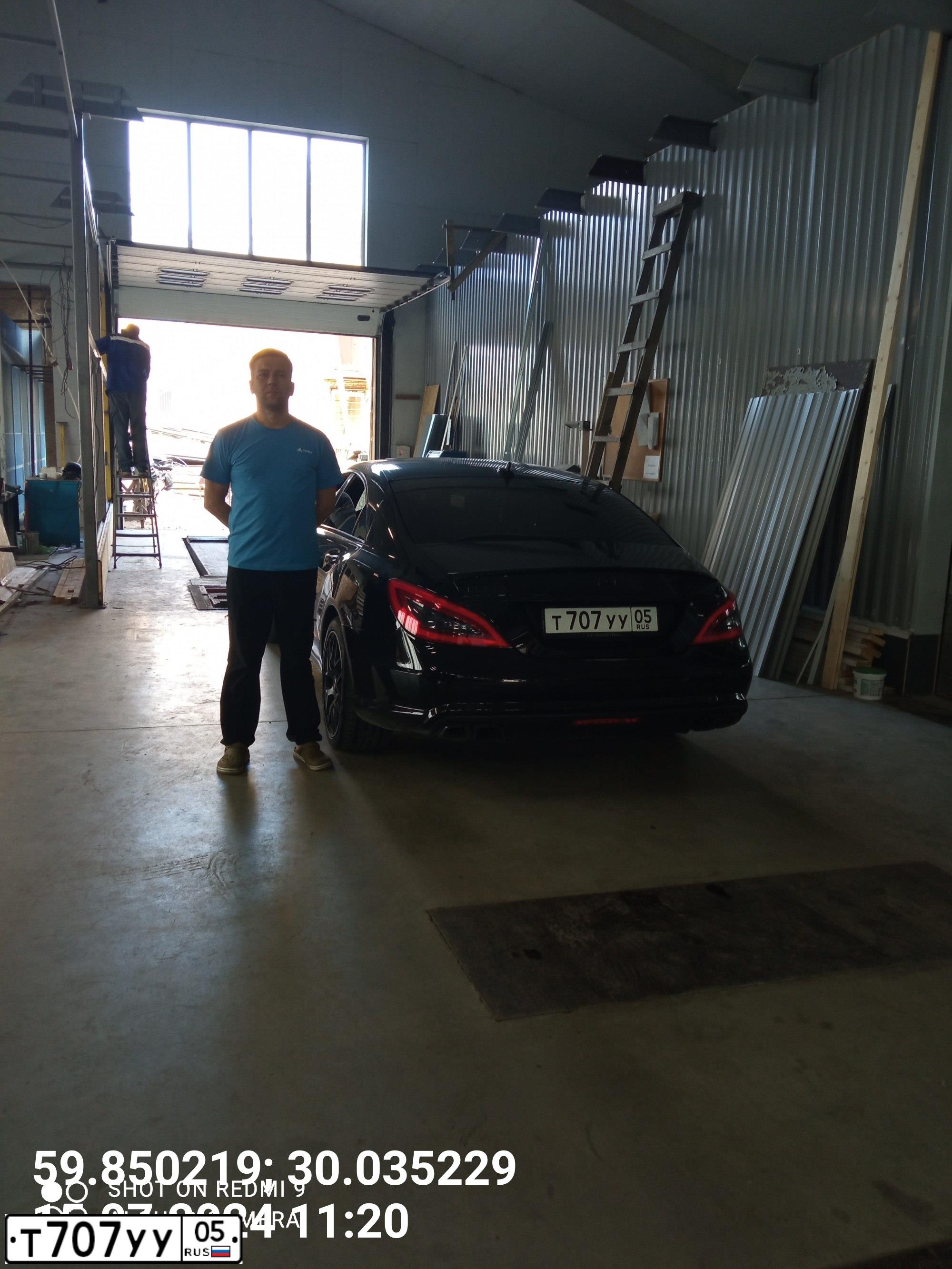 Фото автомобиля MERCEDES CLS-KLASSE, 2011 — госномер О345НЕ136. Цвет: ЧЕРНЫЙ