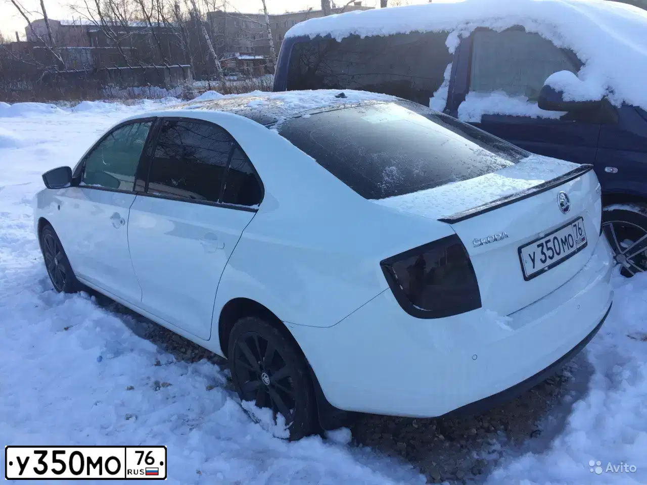 Фото автомобиля SKODA RAPID, 2016 — госномер А710ЕА799. Цвет: БЕЛЫЙ