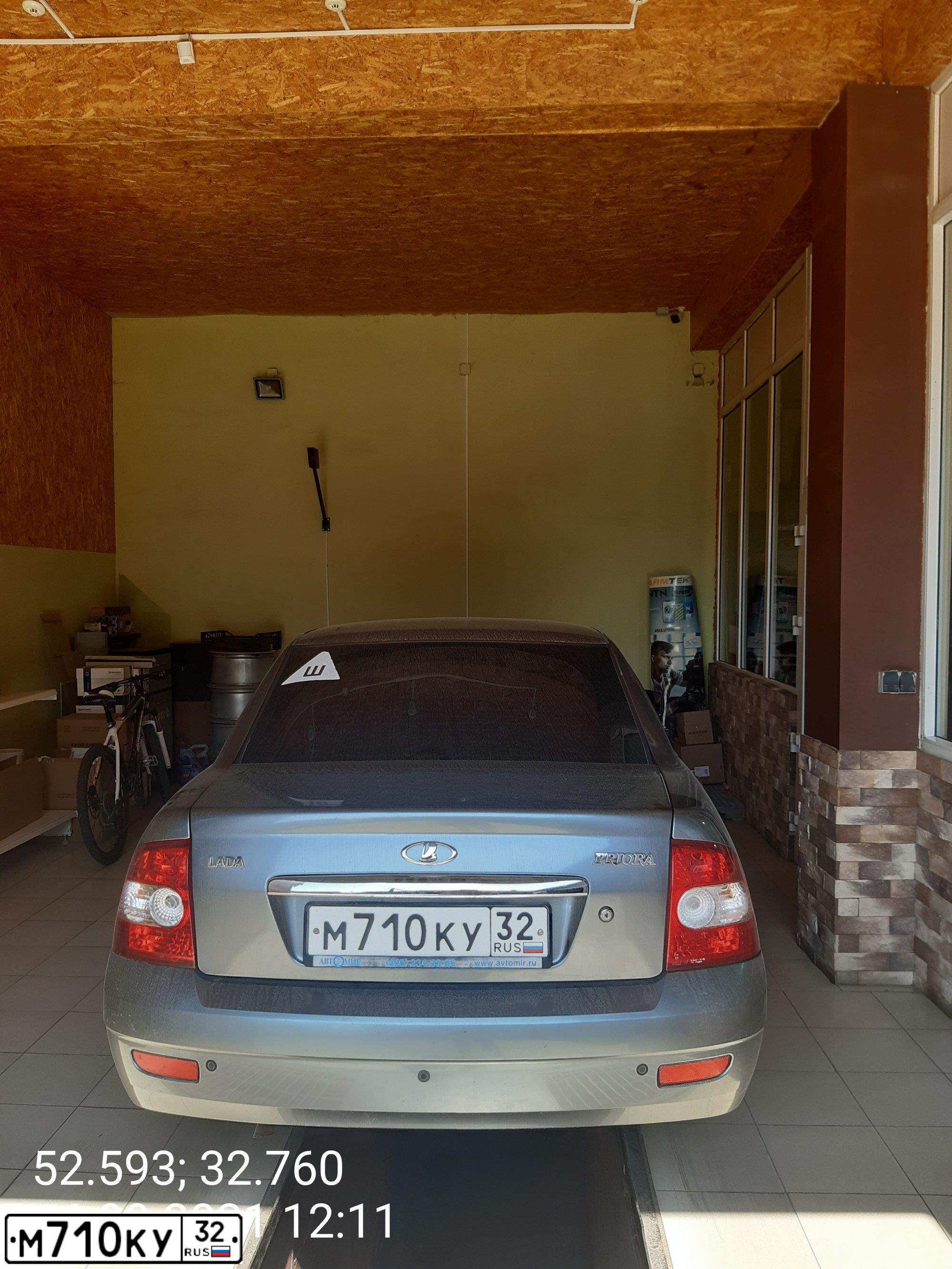 Фото автомобиля LADA 2170 PRIORA, 2010 — госномер М710КУ32. Цвет: СРЕДНИЙ СЕРО-ЗЕЛЕНЫЙ МЕТ.