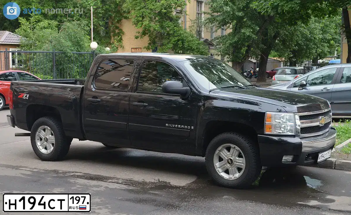 Фото автомобиля CHEVROLET SILVERADO, 2007 — госномер Н194СТ197. Цвет: ЧЕРНЫЙ
