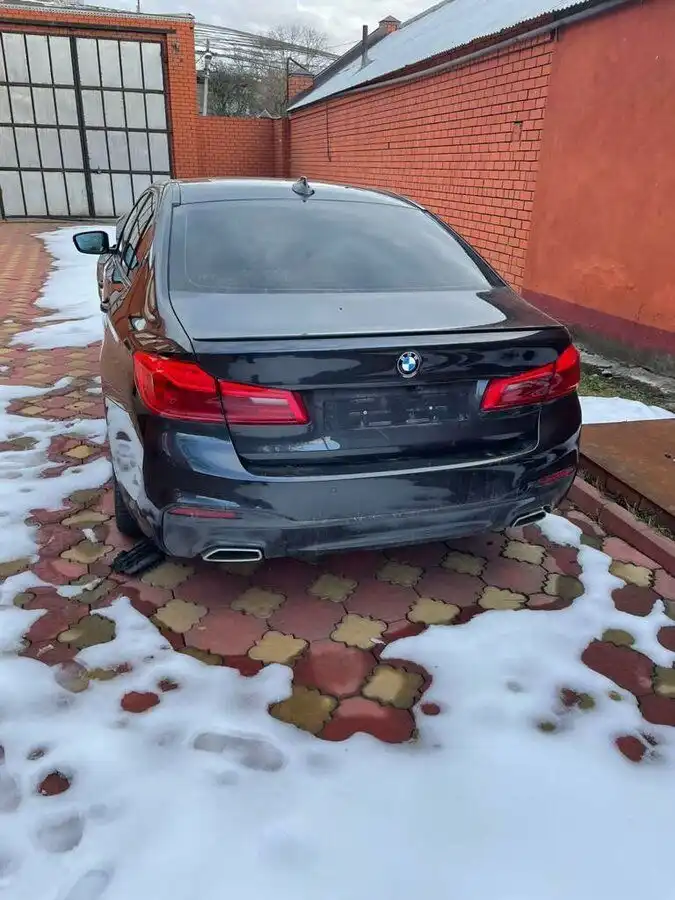 Фото автомобиля BMW SERIE 5, 2019 — госномер С888МА31. Цвет: ТЕМНО-СЕРЫЙ