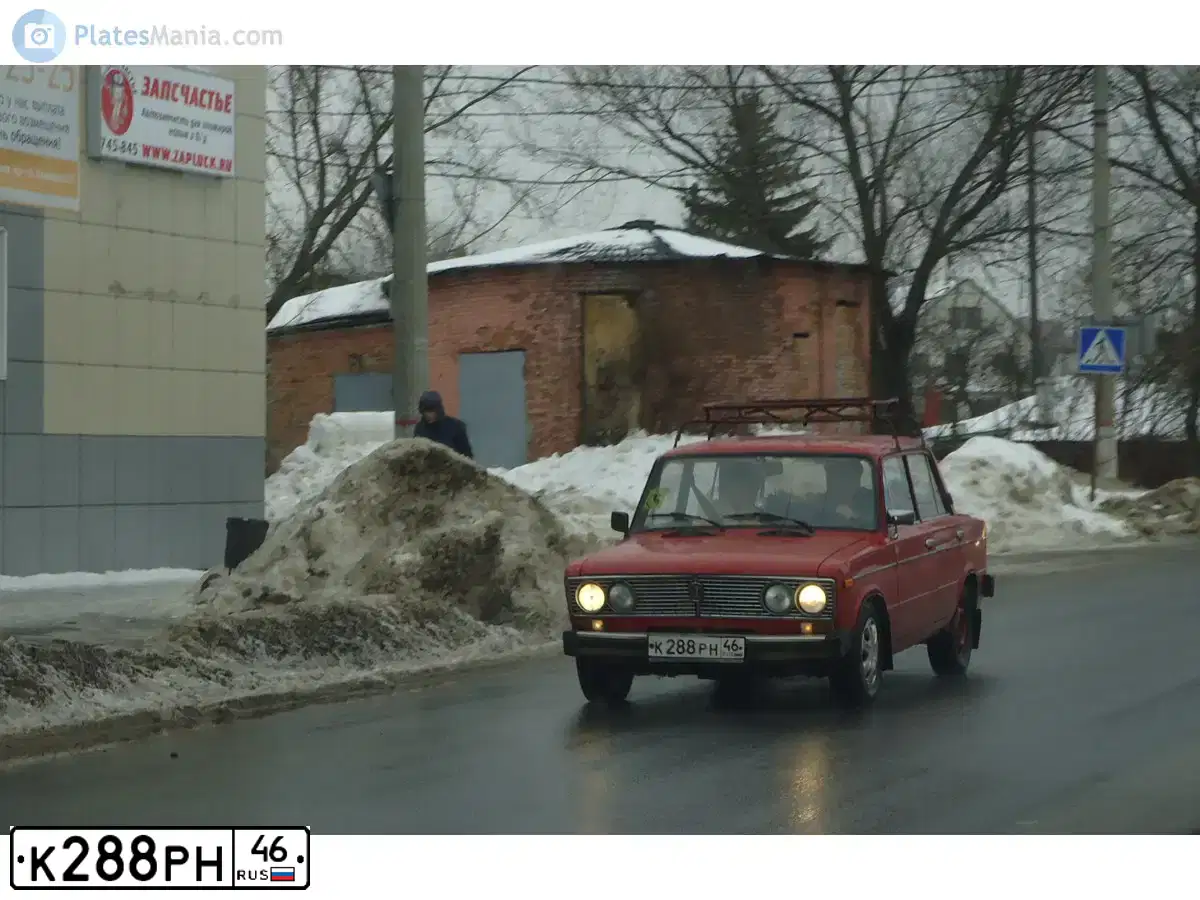 Фото автомобиля LADA 2106, 1995 — госномер Р525ВЕ46. Цвет: Красный