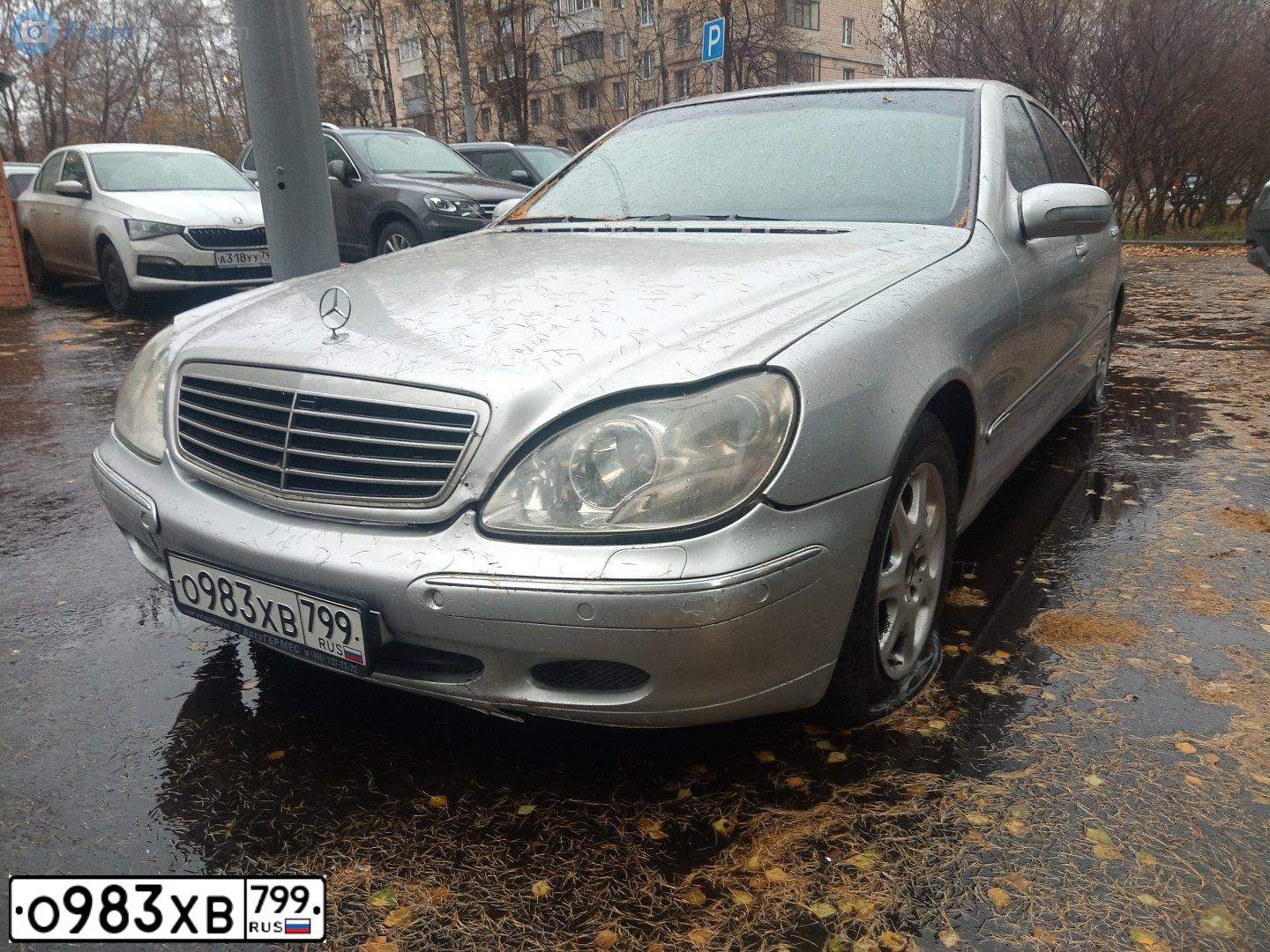 Фото автомобиля MERCEDES S-KLASSE, 2000 — госномер О983ХВ799. Цвет: СЕРЕБРИСТЫЙ
