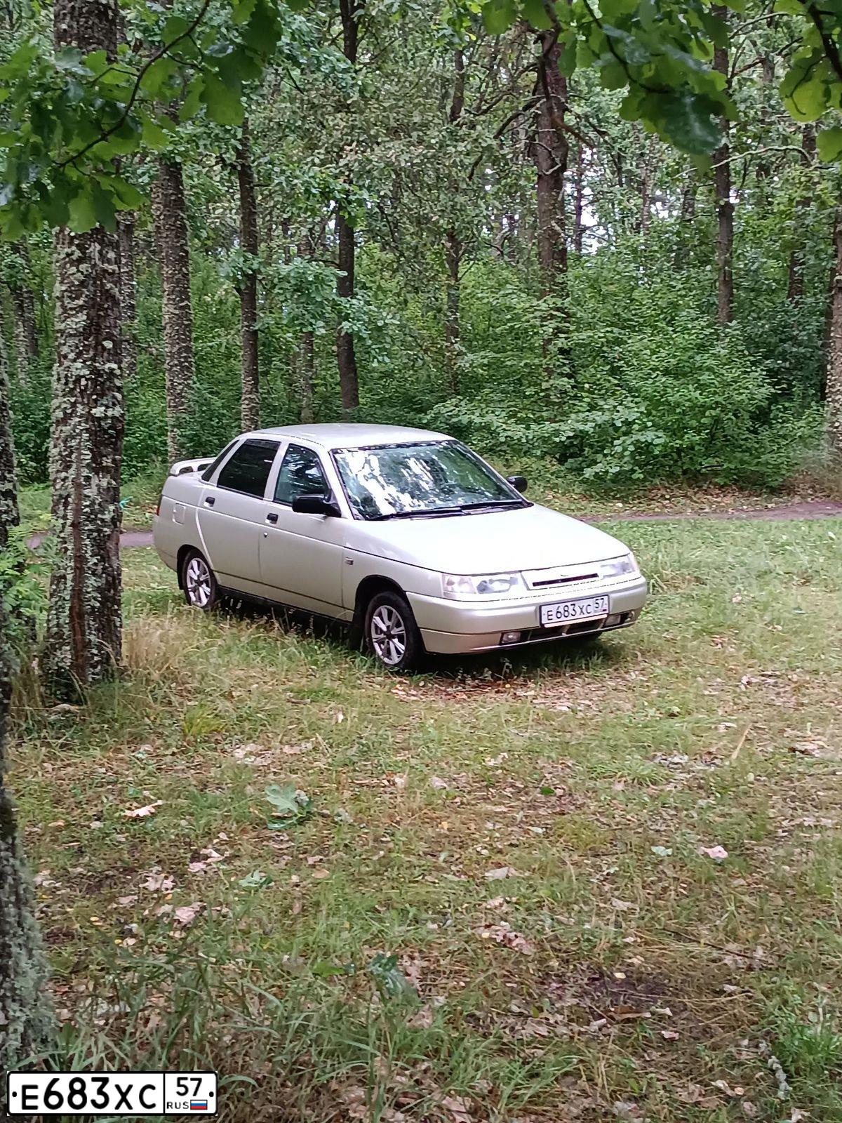 Фото автомобиля LADA 2110, 2006 — госномер Е683ХС57. Цвет: СЕРЕБРИСТО-БЕЖЕВЫЙ