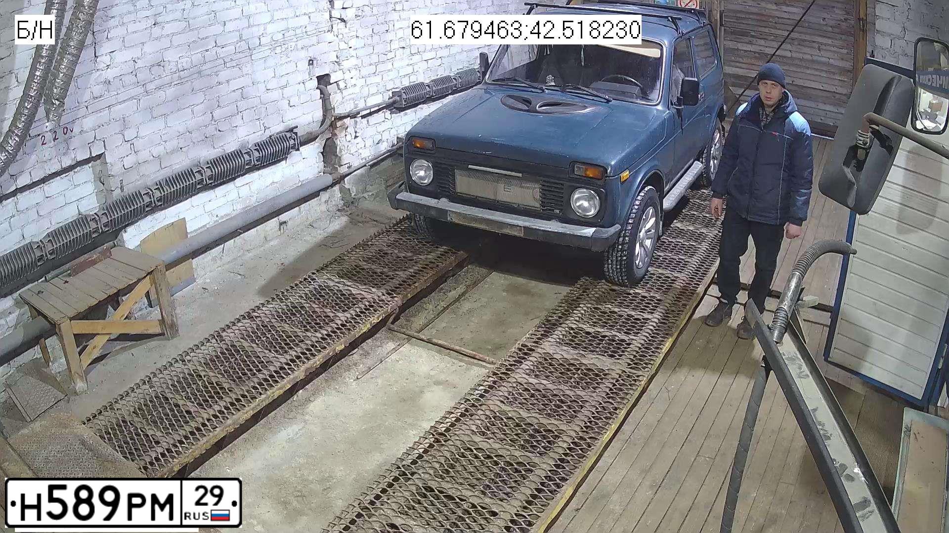 Фото автомобиля LADA NIVA, 1999 — госномер О348ОР29
