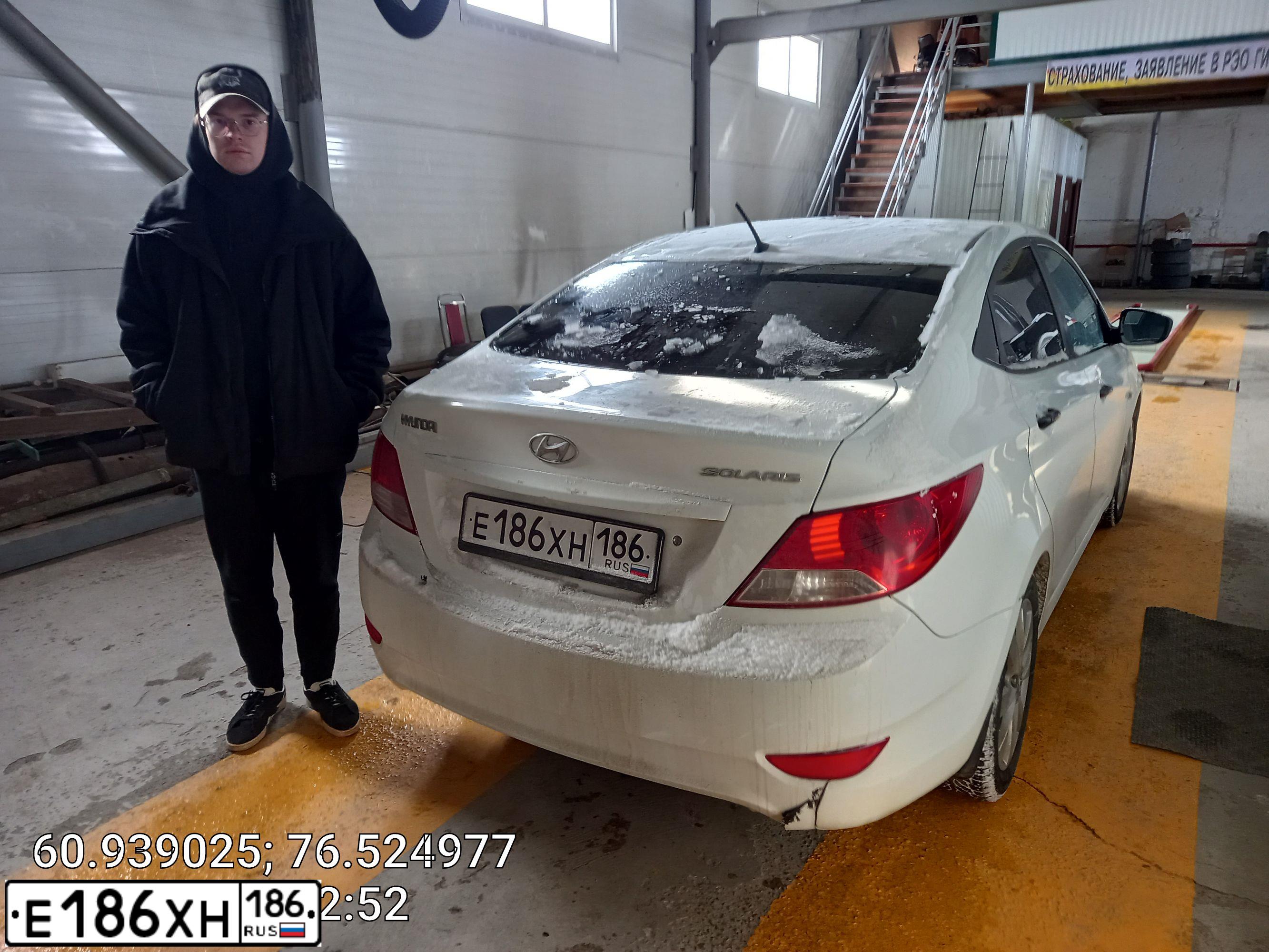 Фото автомобиля HYUNDAI SOLARIS, 2014 — госномер М888НО186. Цвет: Белый