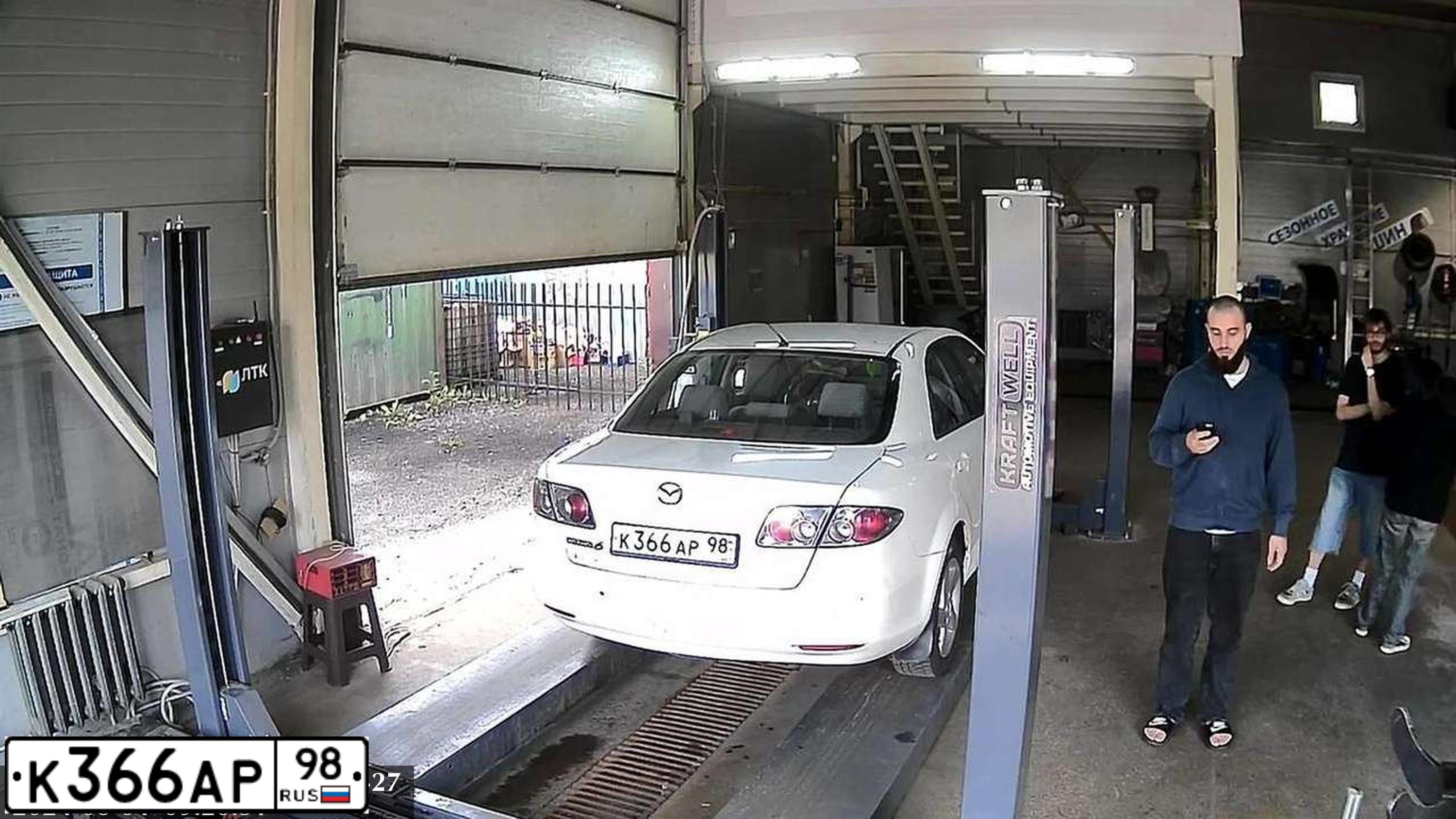 Фото автомобиля MAZDA 6, 2003 — госномер К104ТУ147. Цвет: Белый