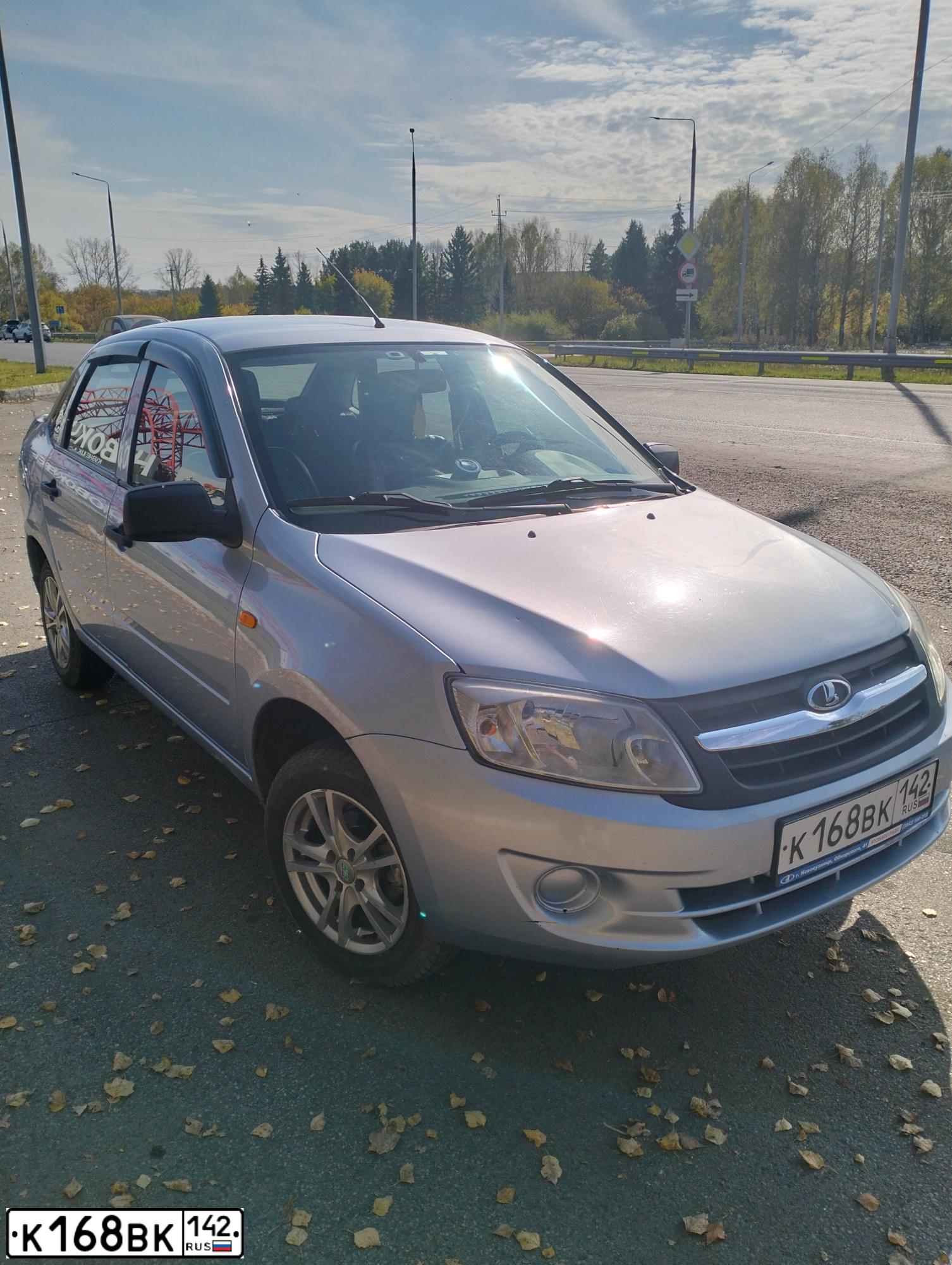 Фото автомобиля LADA 2190 GRANTA, 2013 — госномер К168ВК142. Цвет: голубой