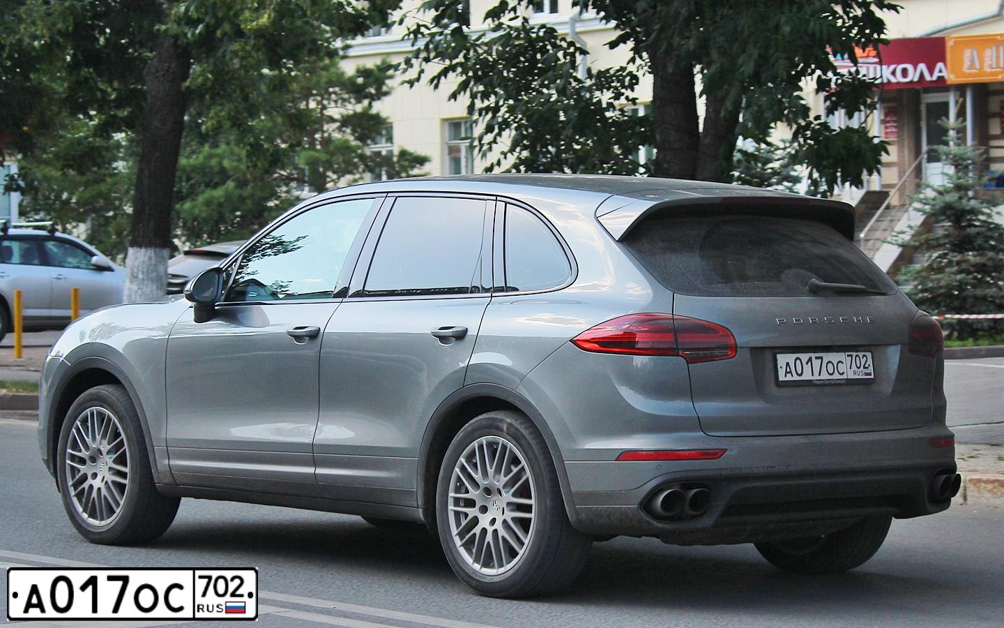 Фото автомобиля VOLKSWAGEN TOUAREG, 2017 — госномер Х888УВ02. Цвет: СЕРЫЙ