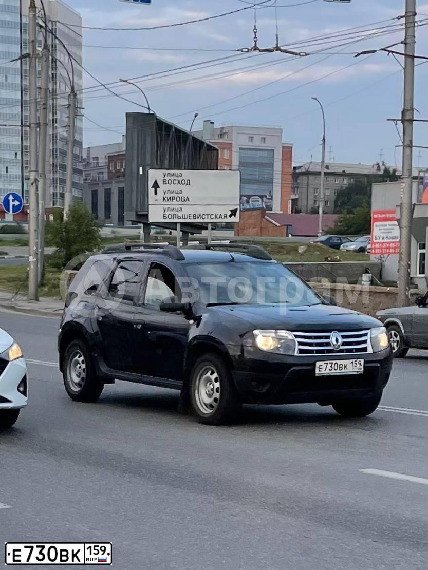 Фото автомобиля RENAULT DUSTER, 2013 — госномер Е849СР797. Цвет: ЧЕРНЫЙ