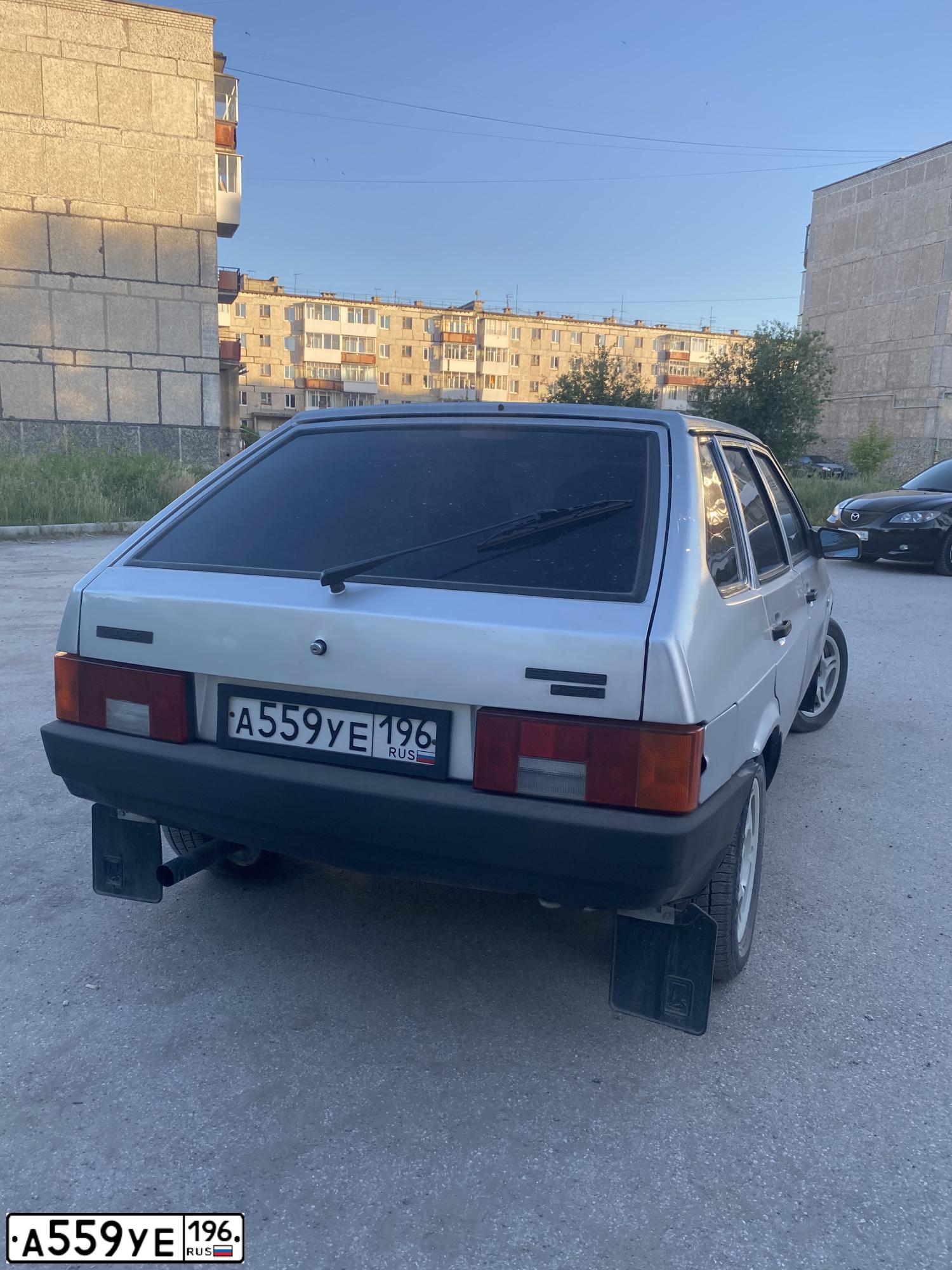 Фото автомобиля VAZ 2109 SAMARA, 2004 — госномер А559УЕ196. Цвет: СЕРЕБРИСТЫЙ