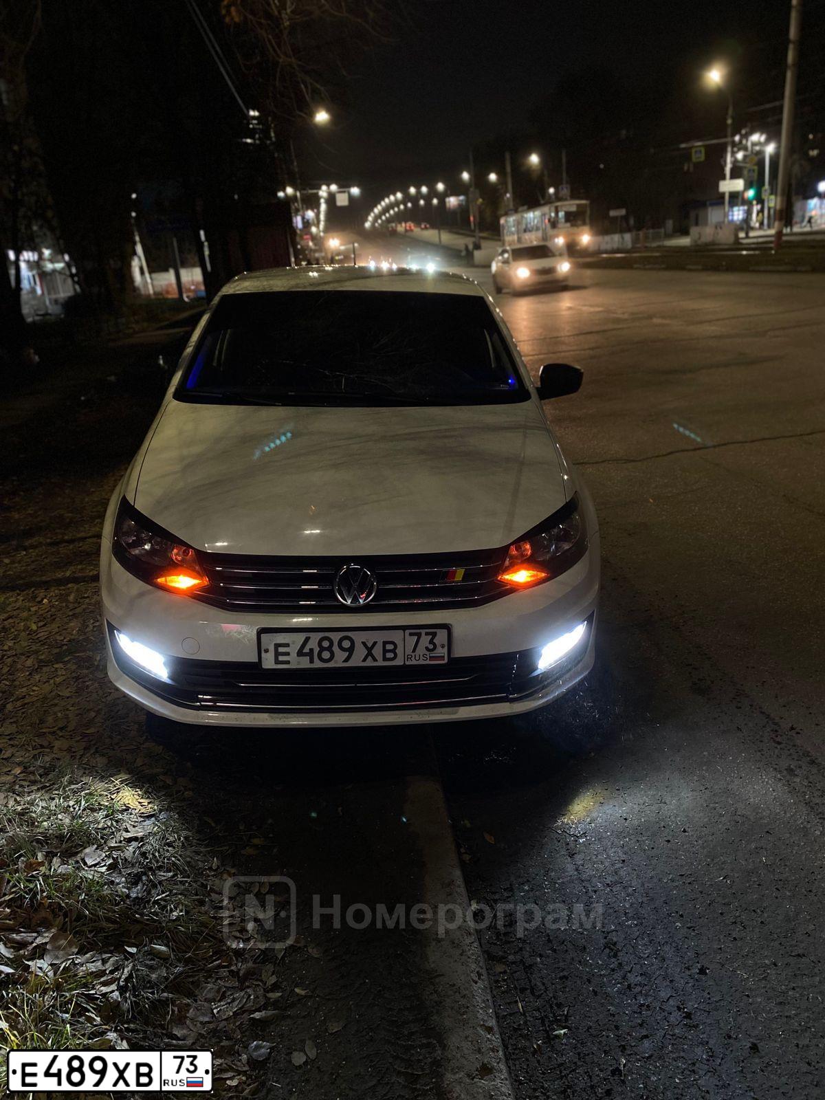 Фото автомобиля VOLKSWAGEN POLO, 2017 — госномер Е489ХВ73. Цвет: БЕЛЫЙ