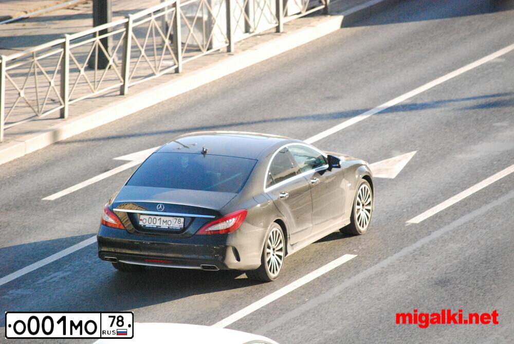 Фото автомобиля MERCEDES CLS-KLASSE, 2015 — госномер О001МО78. Цвет: ЧЕРНЫЙ