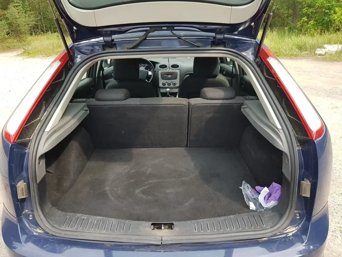 Фото автомобиля FORD FOCUS, 2011 — госномер Х772ТА69. Цвет: ТЕМНО-СИНИЙ