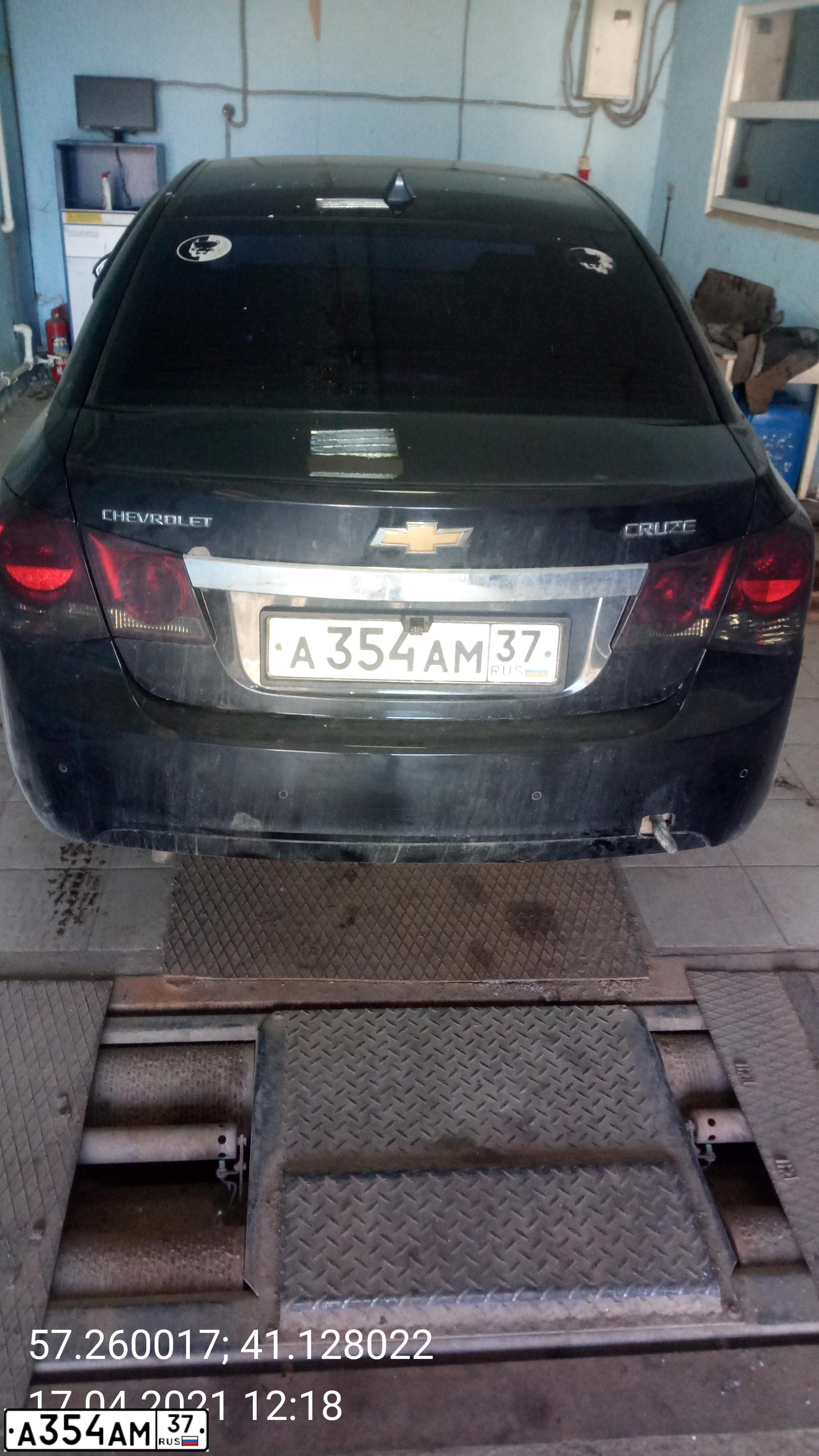 Фото автомобиля CHEVROLET CRUZE, 2012 — госномер А354АМ37. Цвет: ЧЕРНЫЙ МЕТАЛЛИК