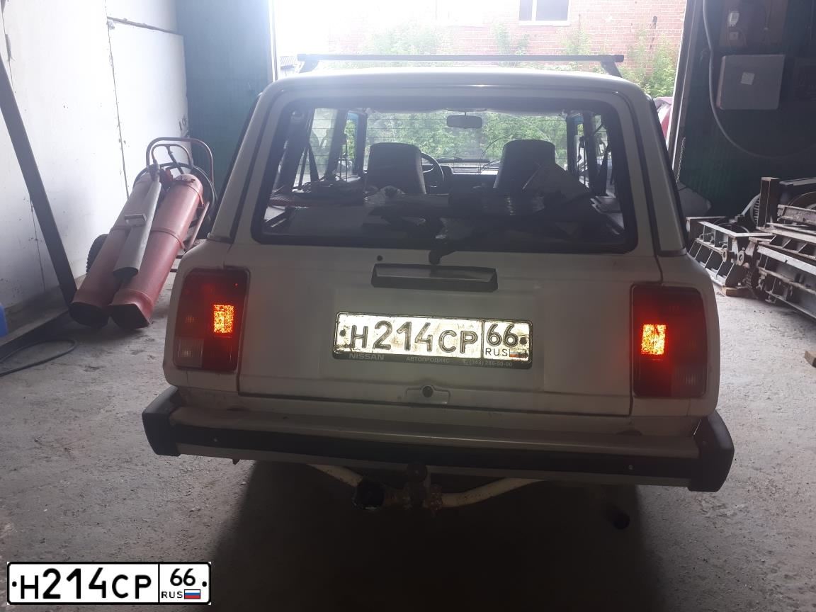 Фото автомобиля LADA 2104, 2001 — госномер Н720ТВ196. Цвет: Белый