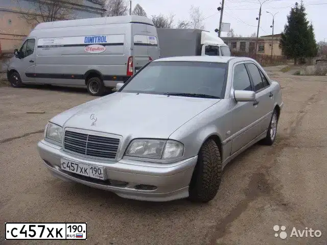 Фото автомобиля MERCEDES C-KLASSE, 1999 — госномер С457ХК190. Цвет: БЕЛЫЙ СЕРЕБРИСТЫЙ