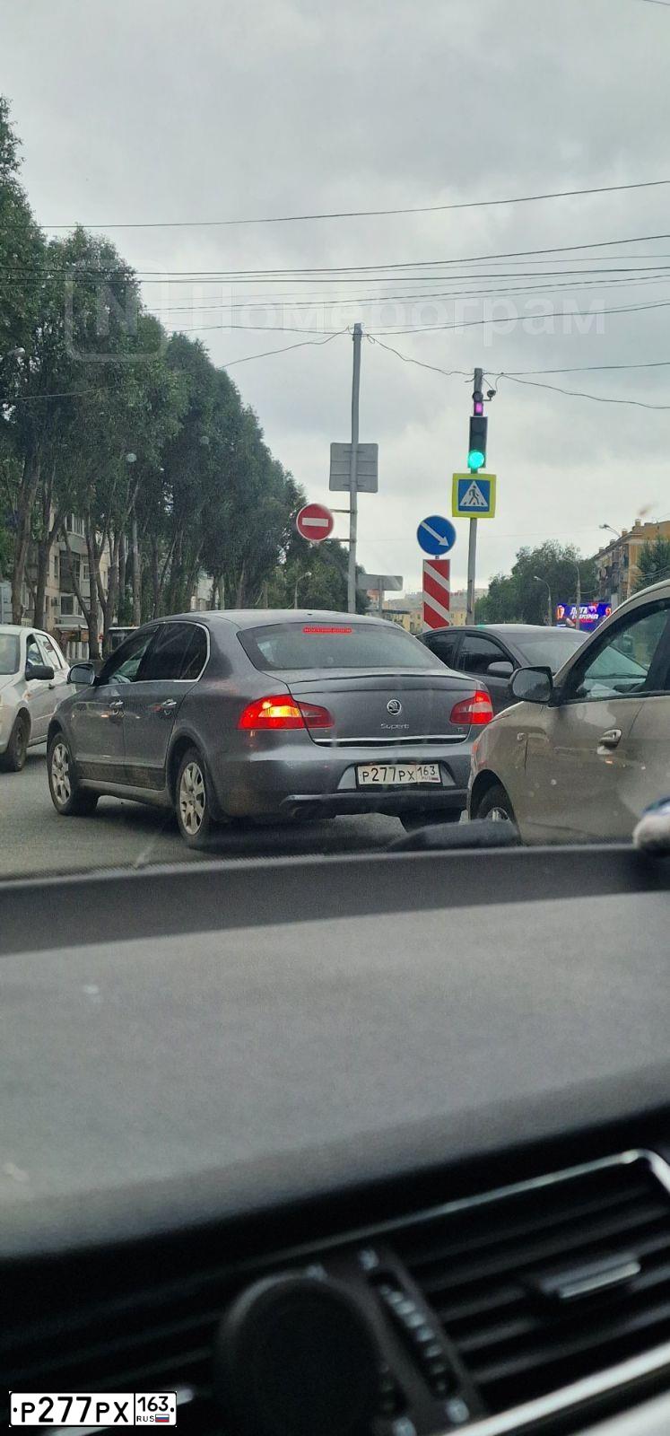 Фото автомобиля SKODA SUPERB, 2011 — госномер Р277РХ163. Цвет: СЕРЫЙ
