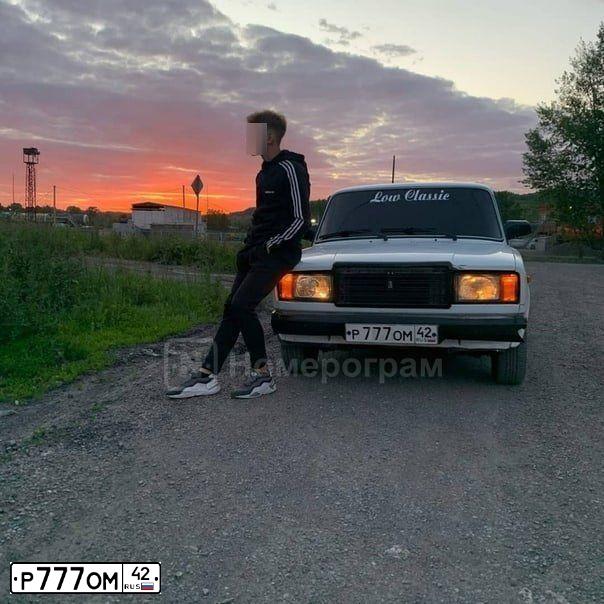 Фото автомобиля FORD FOCUS, 2004 — госномер Е162РВ142. Цвет: СЕРЫЙ