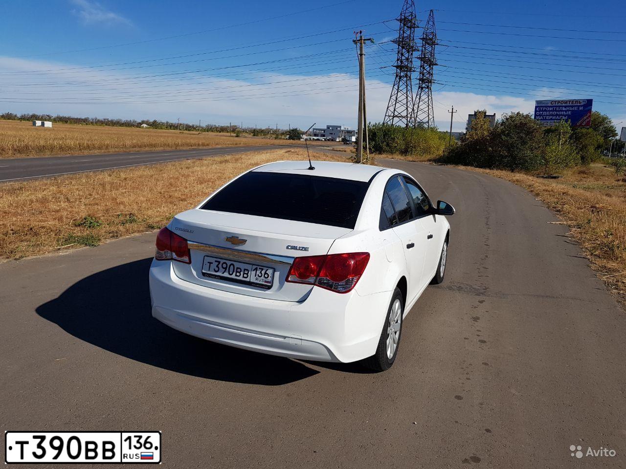 Фото автомобиля CHEVROLET CRUZE, 2014 — госномер О563РС48. Цвет: БЕЛЫЙ