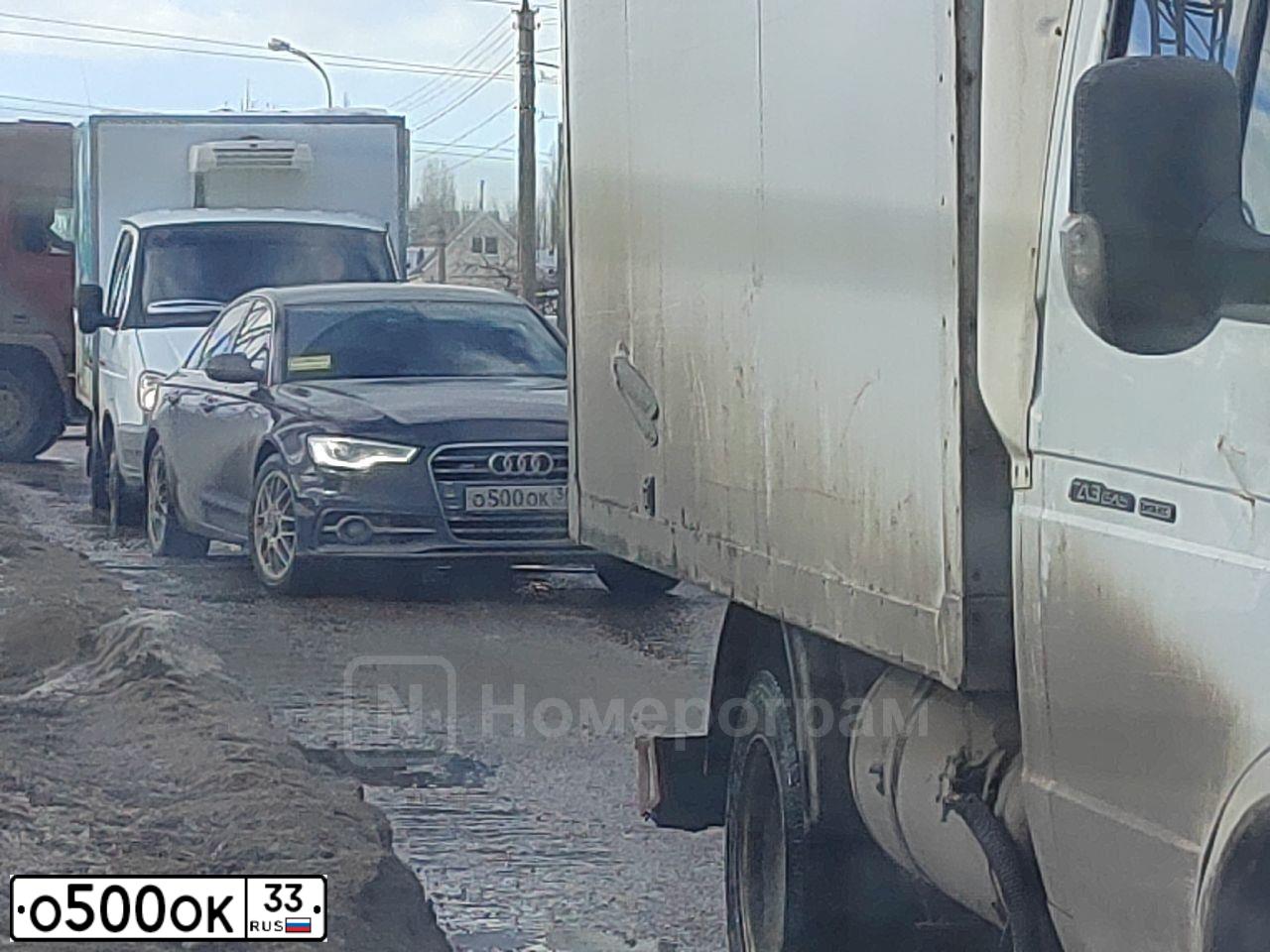 Фото автомобиля SSANGYONG REXTON, 2006 — госномер О500КТ33. Цвет: СЕРЕБРИСТЫЙ МЕТАЛЛИК