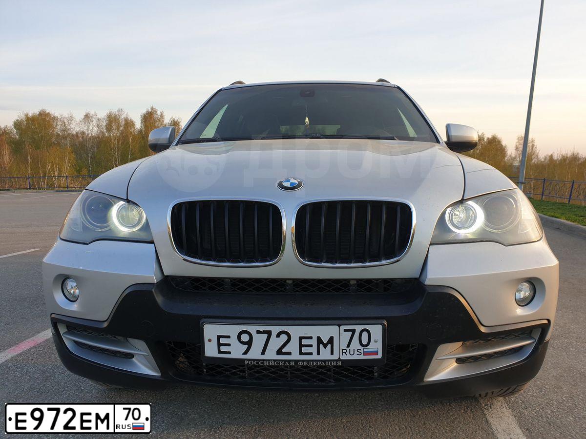 Фото автомобиля BMW X5, 2007 — госномер Е972ЕМ70. Цвет: Серебристый