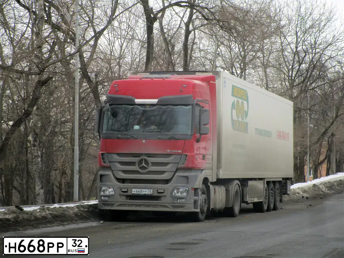 Фото автомобиля MERCEDES ACTROS, 2017 — госномер М325ОН797. Цвет: Красный