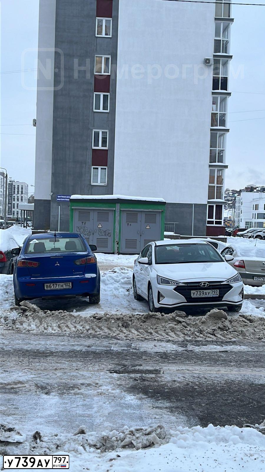 Фото автомобиля HYUNDAI ELANTRA, 2020 — госномер М537МА21. Цвет: Белый