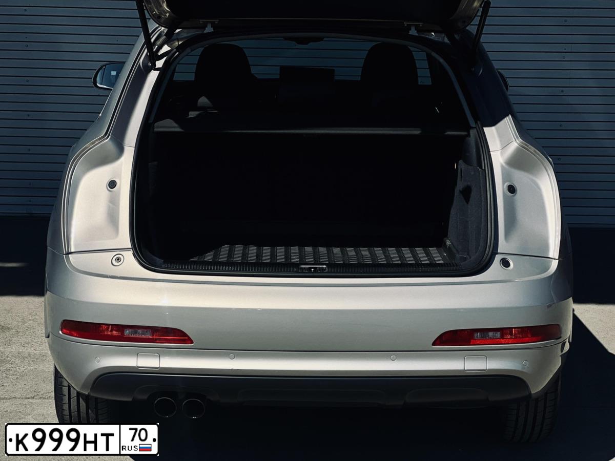 Фото автомобиля AUDI Q3, 2012 — госномер Е828ЕО70. Цвет: БЕЖЕВЫЙ