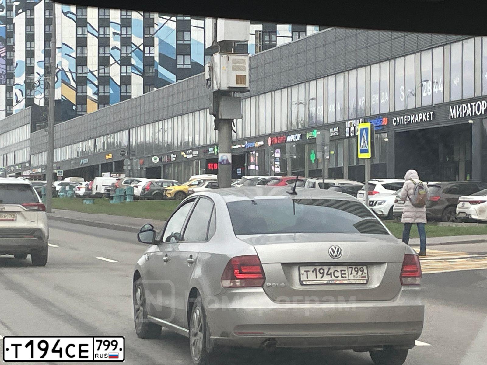 Фото автомобиля VOLKSWAGEN POLO, 2019 — госномер Т194СЕ799. Цвет: СЕРЕБРИСТЫЙ
