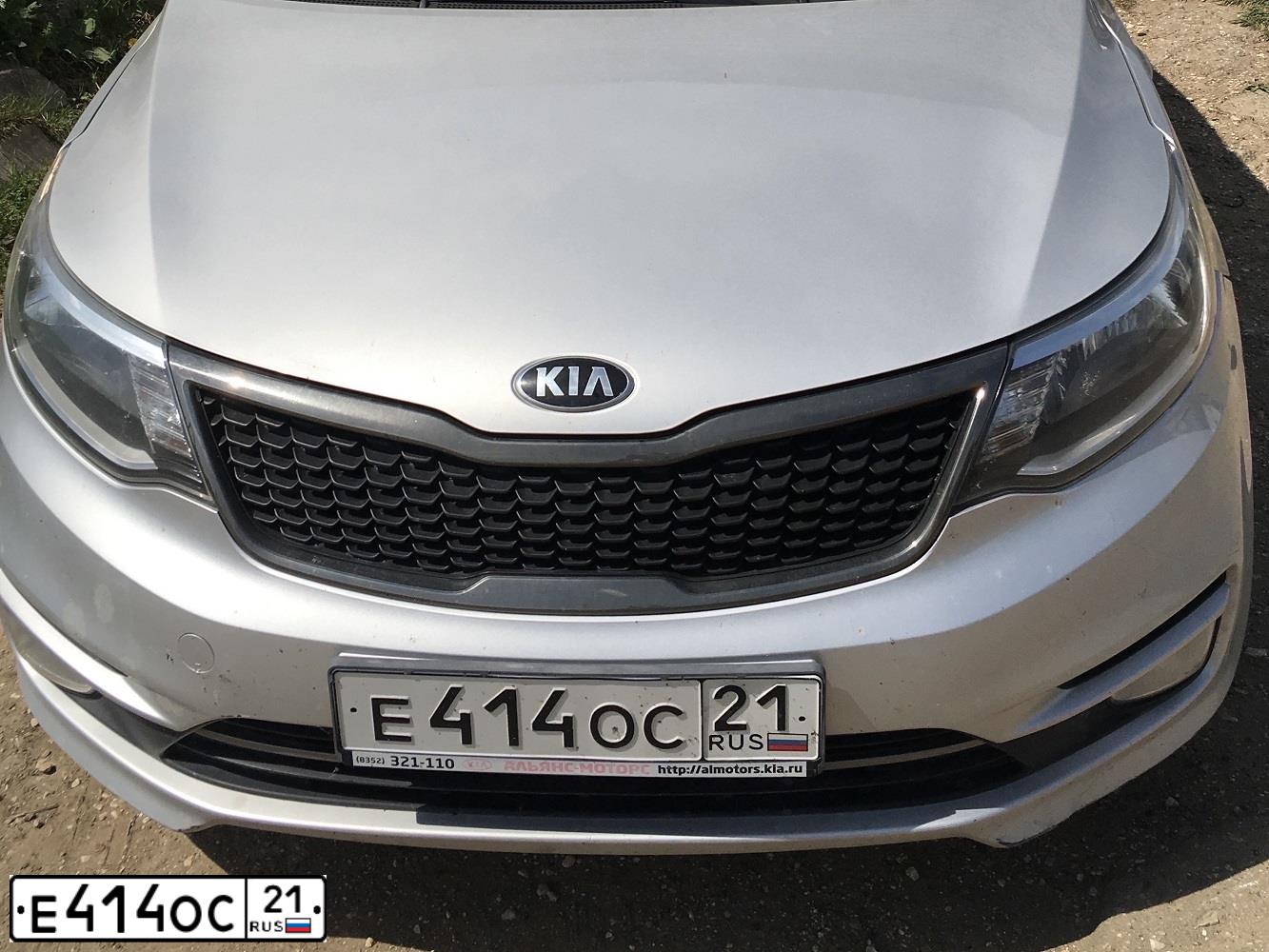 Фото автомобиля KIA RIO, 2016 — госномер Е414ОС21. Цвет: СЕРЕБРИСТЫЙ