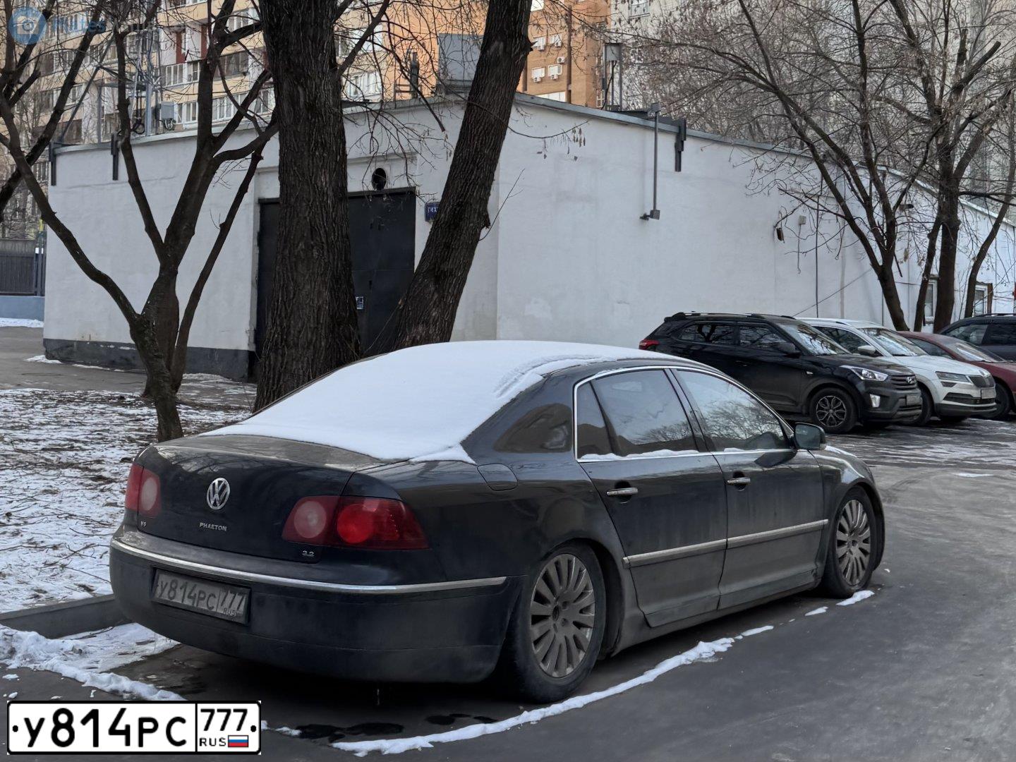 Фото автомобиля VOLKSWAGEN PHAETON, 2008 — госномер У814РС777. Цвет: ЧЕРНЫЙ
