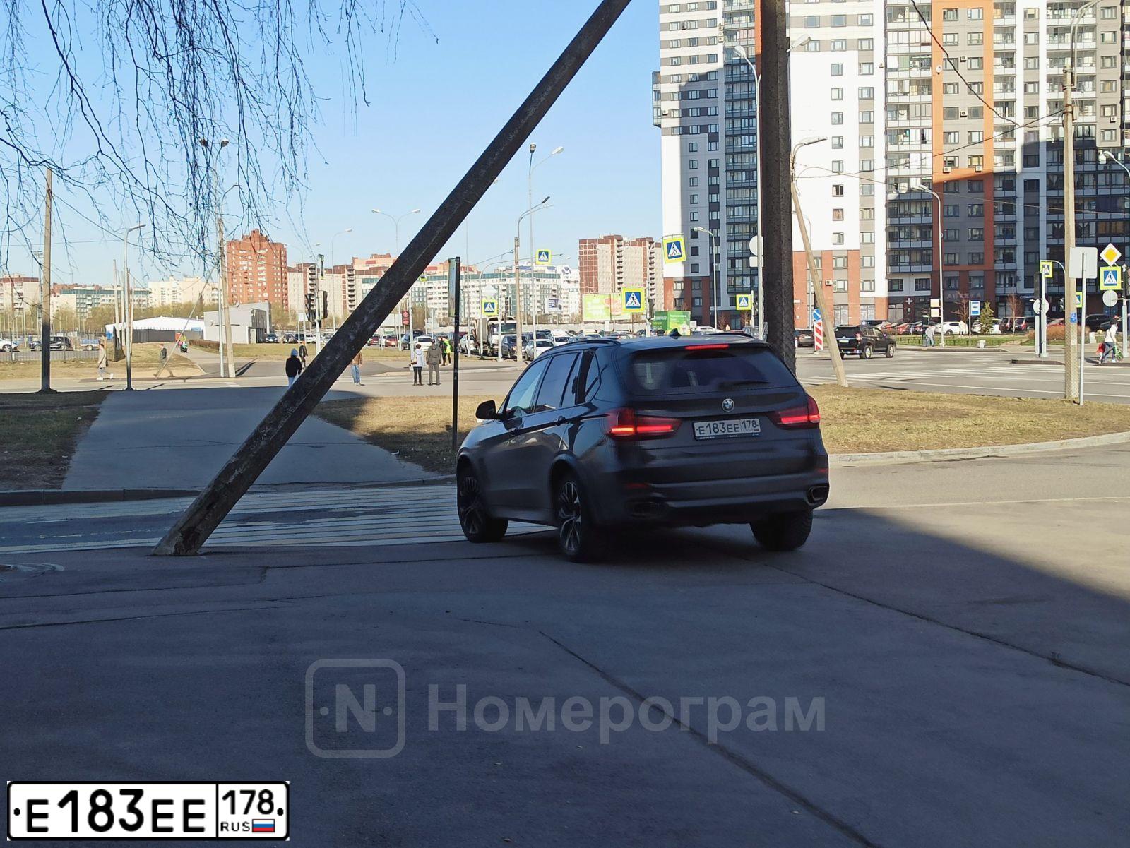 Фото автомобиля BMW SERIE 5, 2013 — госномер Е183ЕЕ178. Цвет: ТЕМНО-СЕРЫЙ