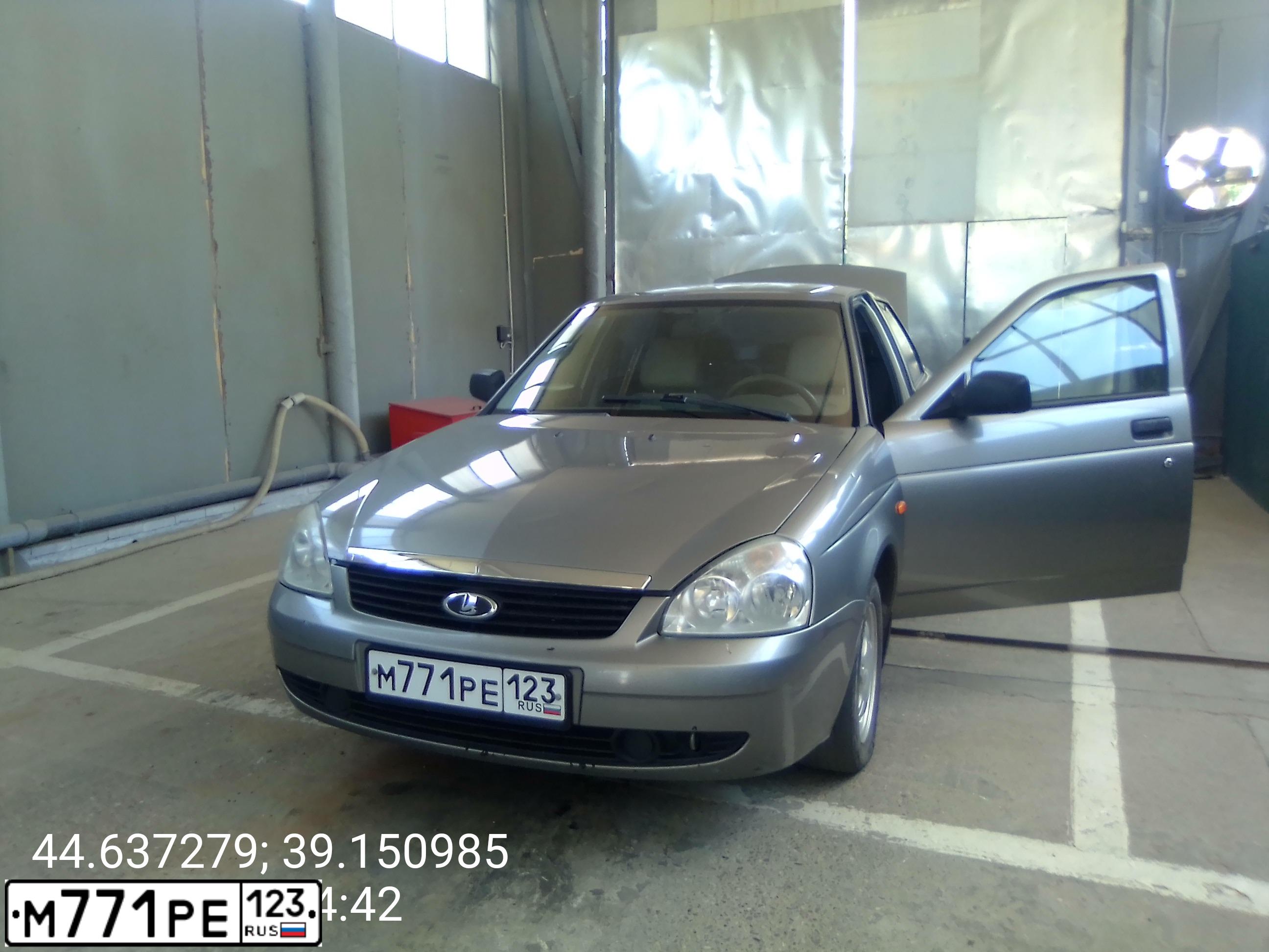 Фото автомобиля LADA 2170 PRIORA, 2008 — госномер М771РЕ123. Цвет: СЕРО-БЕЖЕВЫЙ