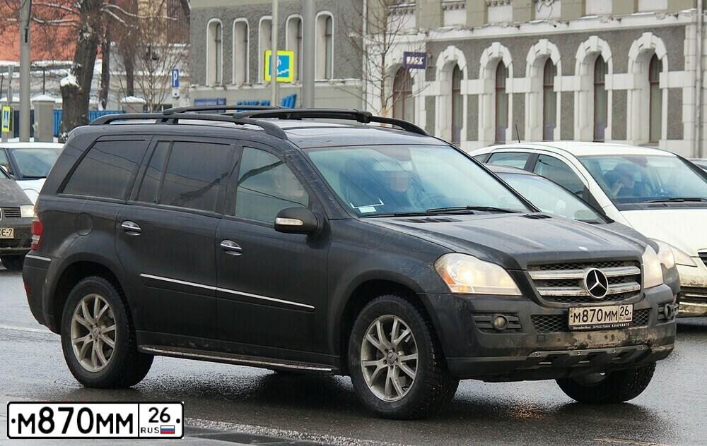 Фото автомобиля MERCEDES GL-KLASSE, 2018 — госномер М870ММ26. Цвет: ЧЕРНЫЙ