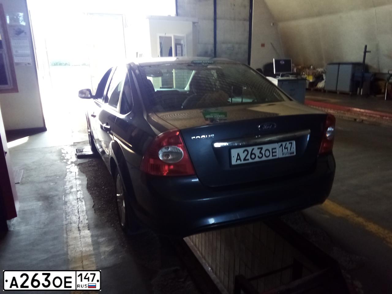 Фото автомобиля FORD FOCUS, 2008 — госномер А263ОЕ147. Цвет: ТЕМНО-СЕРЫЙ