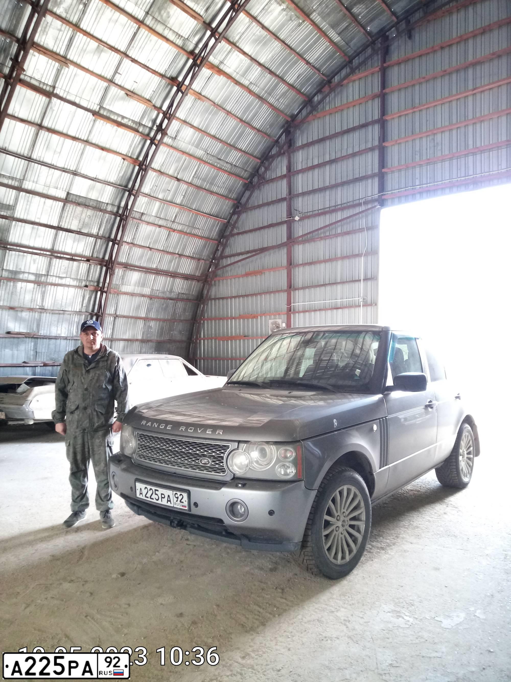 Фото автомобиля LANDROVER RANGE ROVER, 2009 — госномер Н280АХ190. Цвет: СЕРЫЙ ТЕМНЫЙ