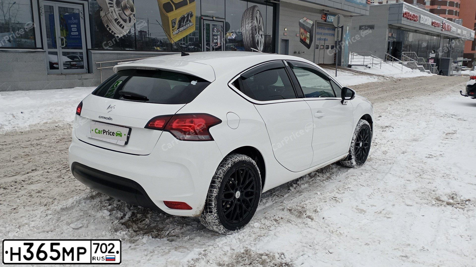 Фото автомобиля CITROEN DS4, 2012 — госномер Н365МР702. Цвет: Белый