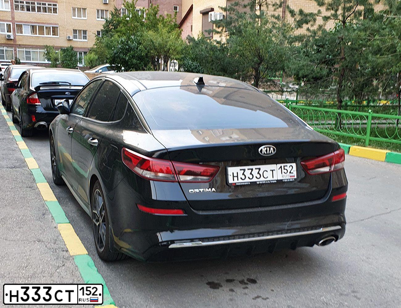 Фото автомобиля VOLKSWAGEN TOUAREG, 2013 — госномер Р240НН152. Цвет: ЧЕРНЫЙ