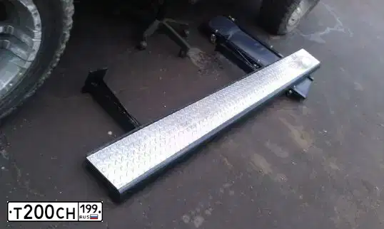 Фото автомобиля DODGE RAM, 2000 — госномер К698УА77. Цвет: ЧЕРНЫЙ