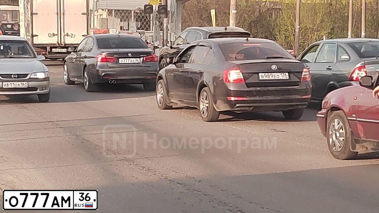 Фото автомобиля GAZ 3110 WOLGA, 1998 — госномер О777АМ36. Цвет: БЕЛЫЙ