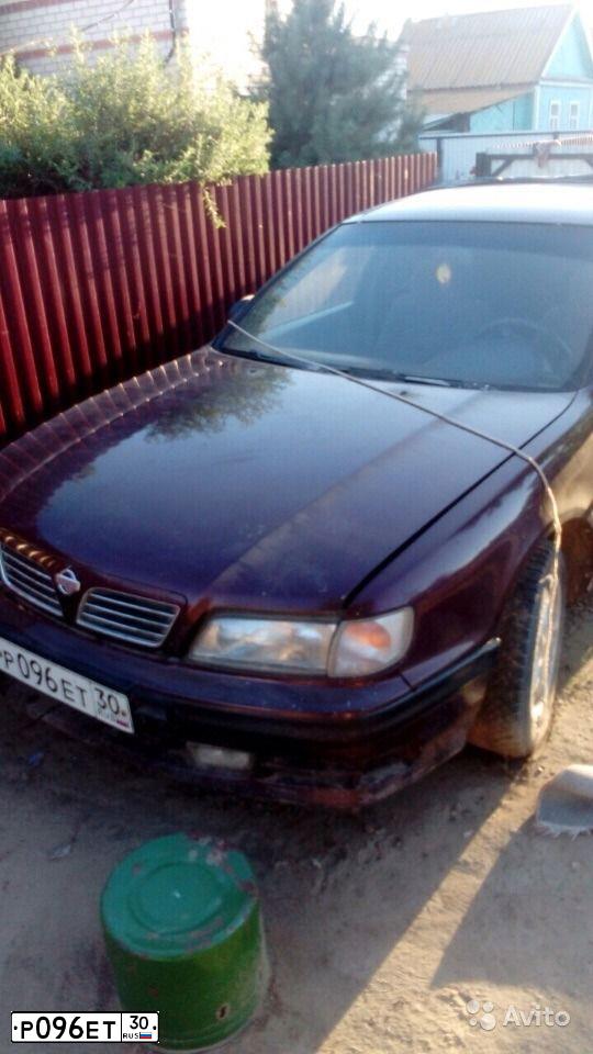 Фото автомобиля NISSAN MAXIMA, 1997 — госномер Р096ЕТ30. Цвет: ТЕМНО-БОРДОВЫЙ