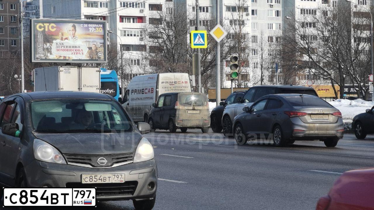 Фото автомобиля NISSAN NOTE, 2011 — госномер В169КЕ92