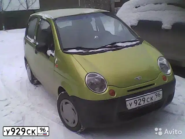 Фото автомобиля DAEWOO MATIZ, 2012 — госномер У929СК96. Цвет: ЖЕЛТО-ЗЕЛЕНЫЙ